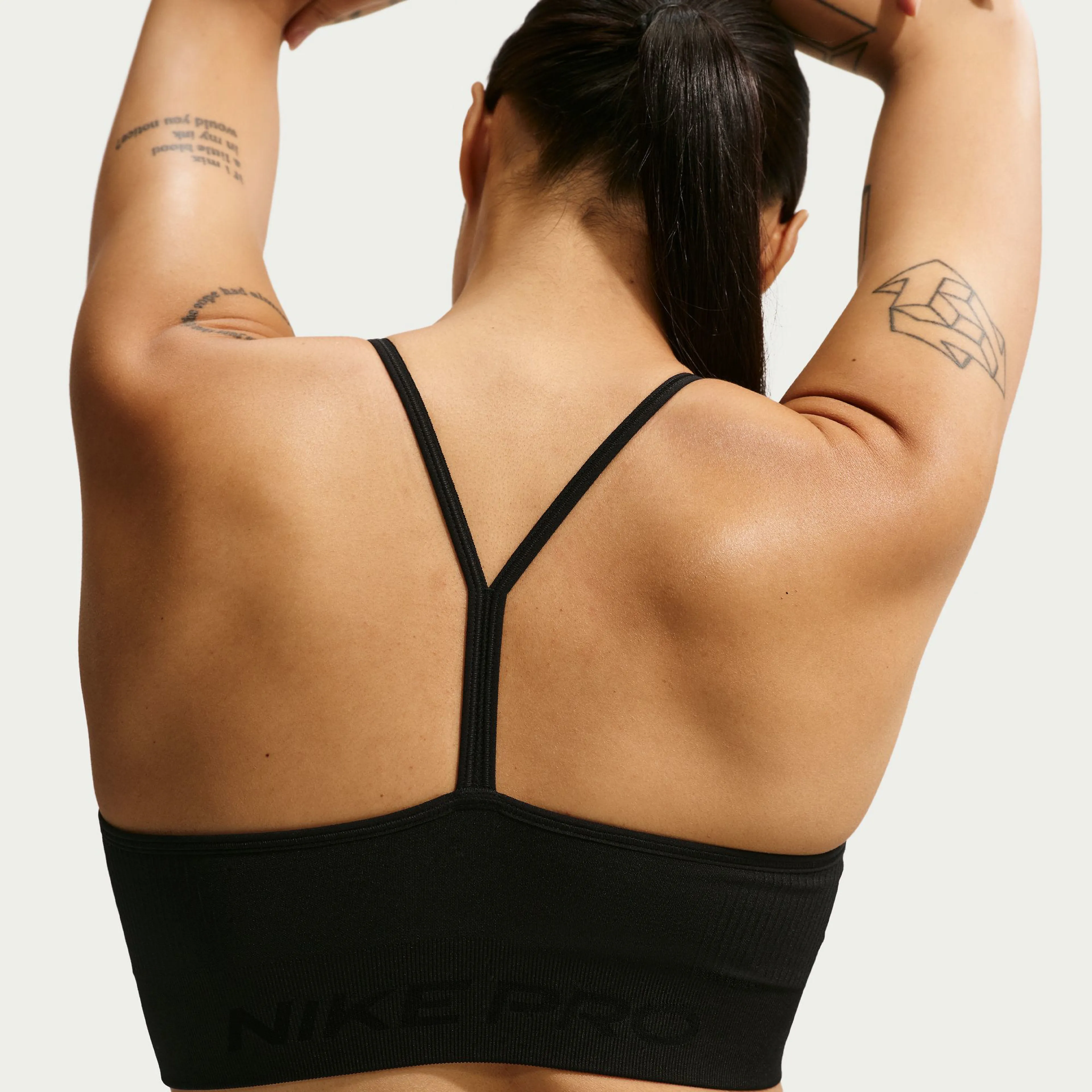 Pro Seamless Women's Light-Support Padded Sports Bra