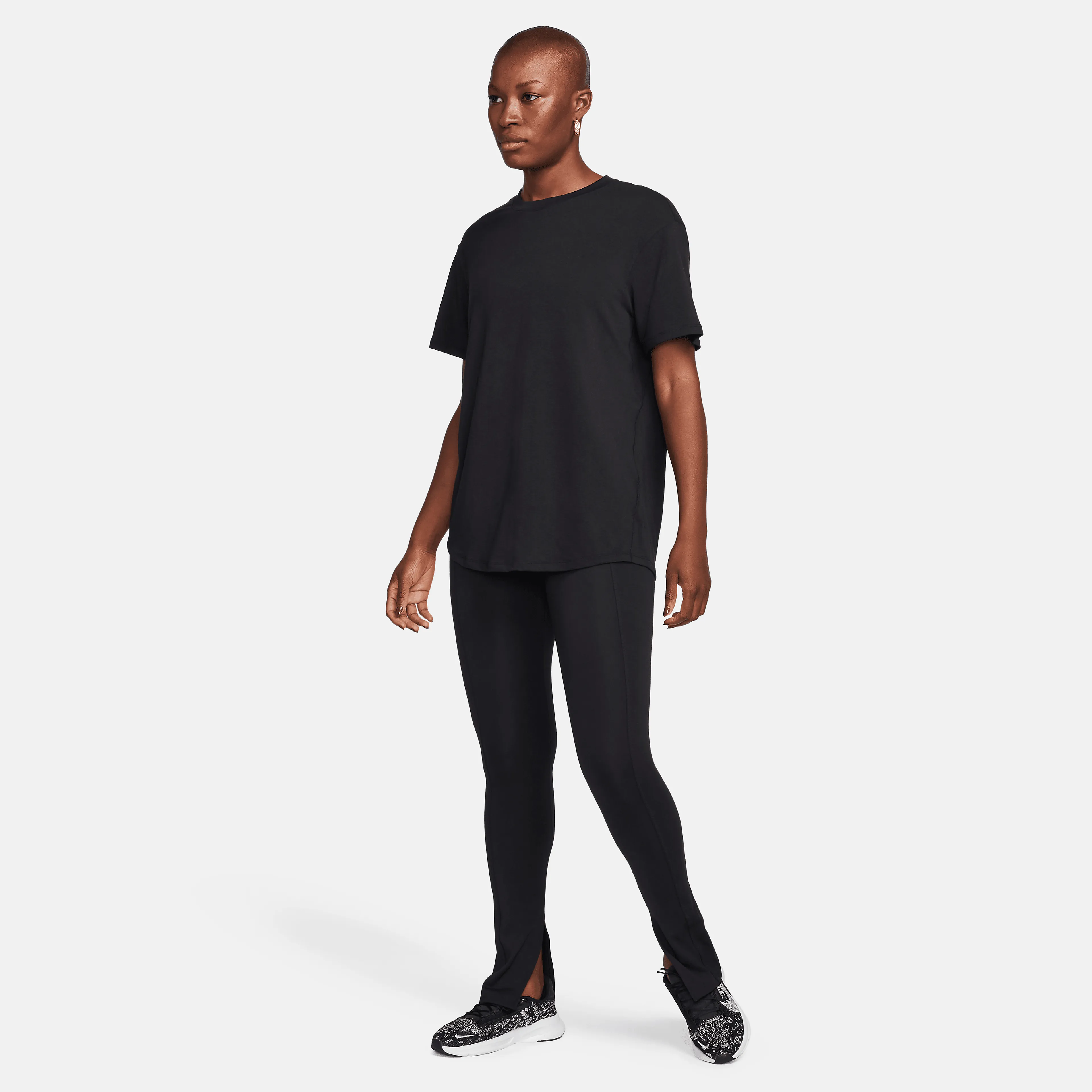 One Relaxed Women's Dri-FIT Short-Sleeve Top